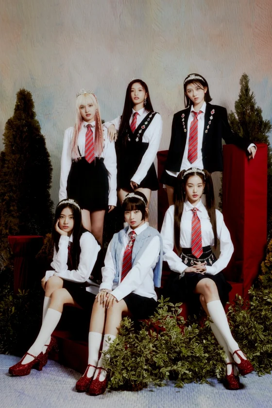 IVE - LOVE DIVE [Jewel Case Ver.] 2nd Single Album+Extra Photocards Set (Random ver.) - Image 7