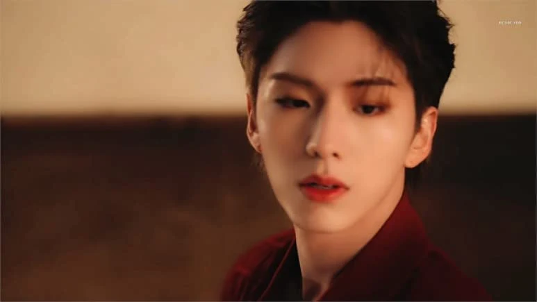 MONSTA X KIHYUN - VOYAGER (1st Single Album) [JEWEL ver.] Album+Extra Photocards Set - Image 8