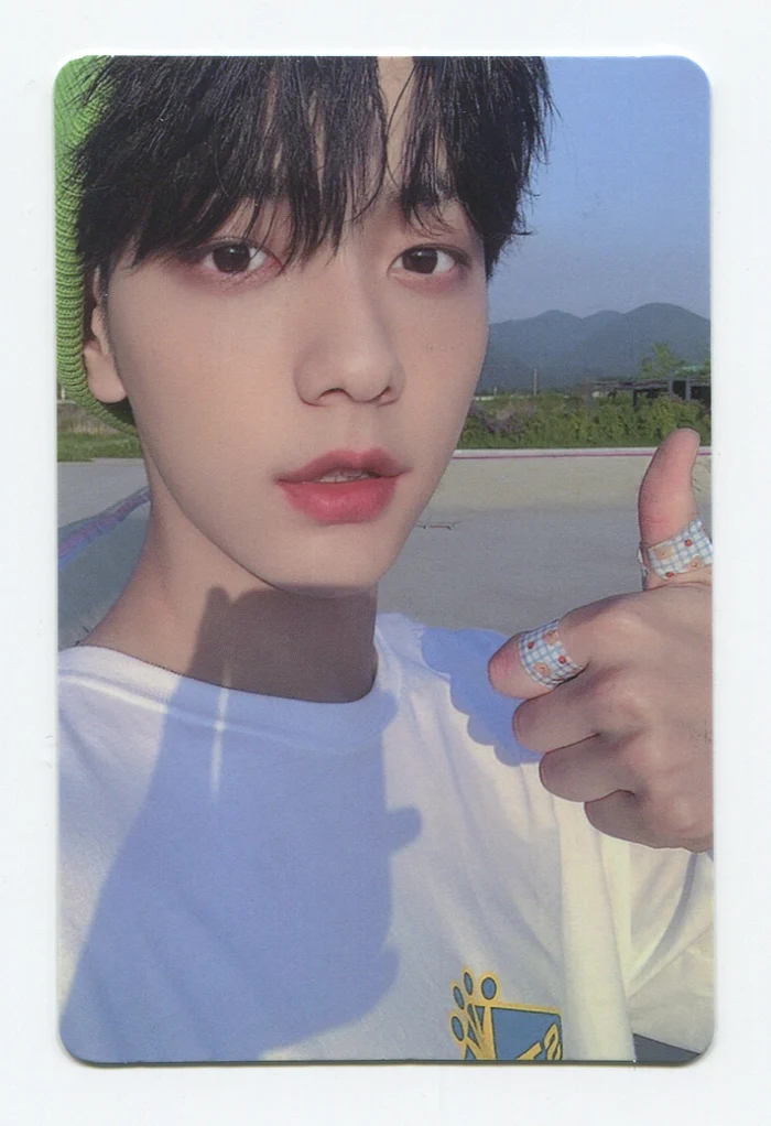 TXT - THE CHAOS CHAPTER FIGHT OR ESCAPE OFFICIAL PHOTOCARD - Image 10