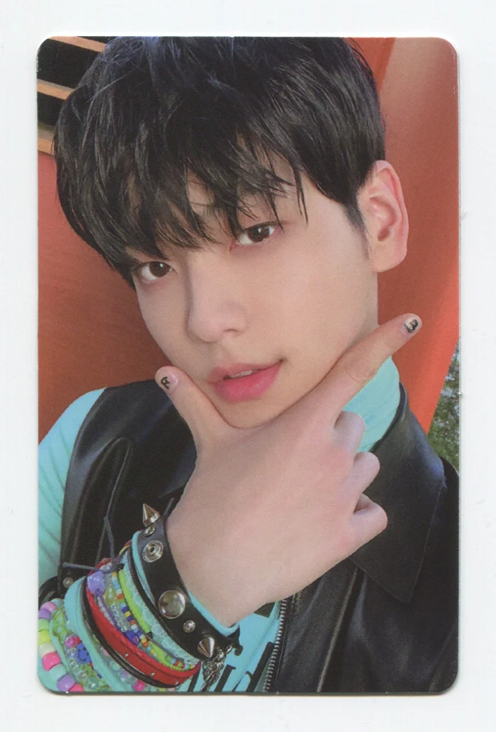 TXT - THE CHAOS CHAPTER FIGHT OR ESCAPE OFFICIAL PHOTOCARD - Image 12